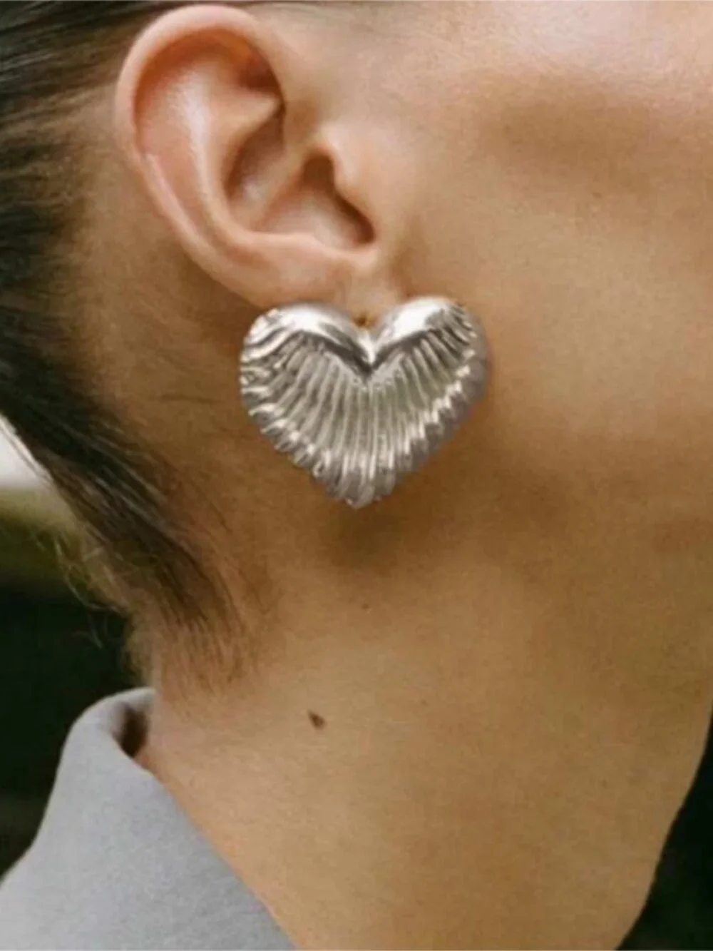 New! Silver Heart Statement Earrings (1064) NWOT